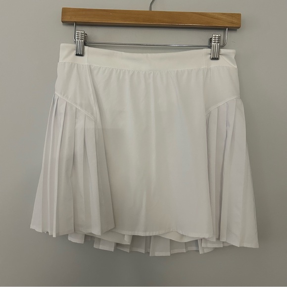Spanx Get Moving Pleated White Skort - Picture 2 of 7